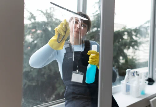 Nettoyage de vitres intérieures et extérieures à Landivisiau